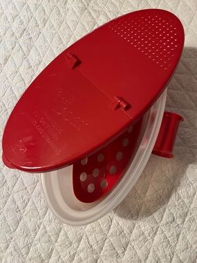Red and White Microwave Pasta Boat/Steamer Bowl with Insert